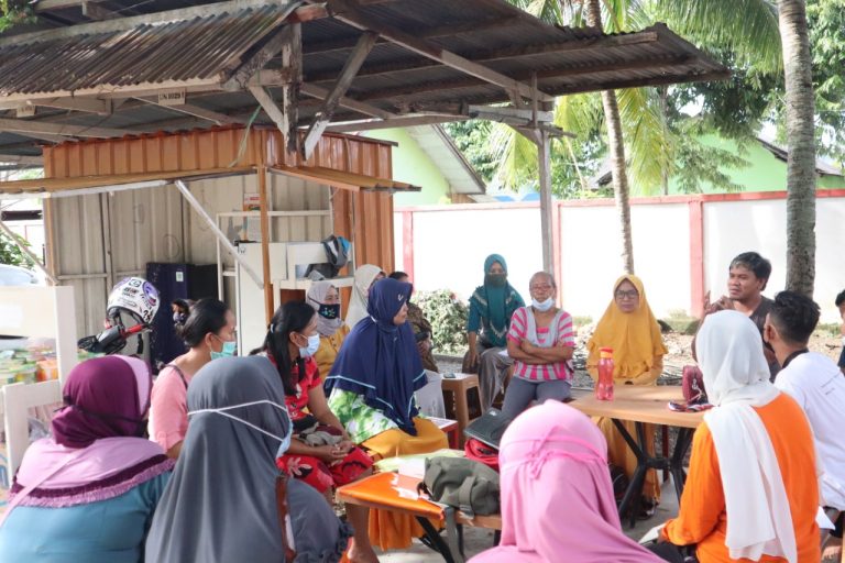 Read more about the article Kelompok Ekonomi Perempuan Poso Inisasi Galeri Usaha Kampung