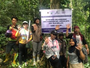 Read more about the article Nekat Masuk Hutan, Perempuan dan Generasi Muda Desa Sansarino Pasang Batas Zonasi Hutan Desa