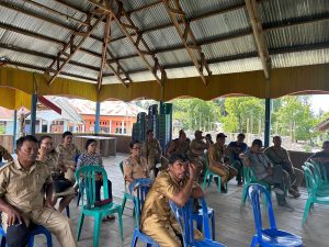 Read more about the article Sosialisasikan Program Perhutanan Sosial, Tepis Kekhawatiran Masyarakat Memanfaatkan Hasil Hutan