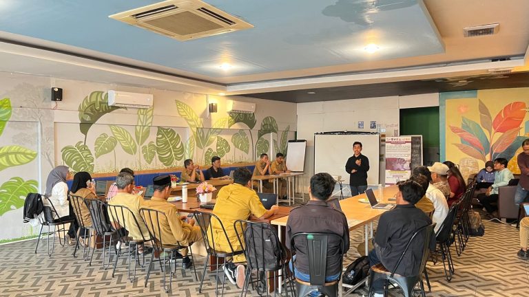 Read more about the article Bimtek DTSEN Yayasan Sikola Mombine Perkuat Data Warga Miskin